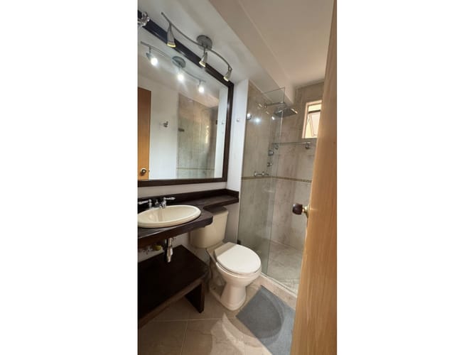 Apartamento de 3 alcobas en arriendo en Castropol, Medellín, 90 m² · foto 11 de 17