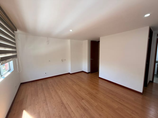 Apartamento de 3 alcobas en arriendo en Camino Verde, Envigado, 120 m² · foto 3 de 13