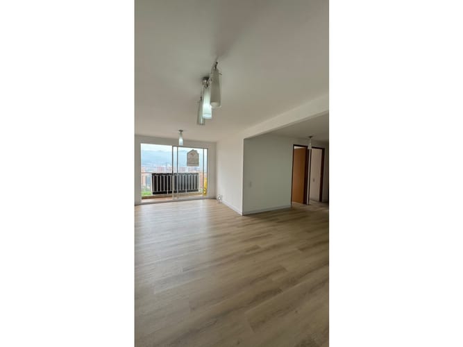 Apartamento de 3 alcobas en arriendo en Castropol, Medellín, 90 m² · foto 14 de 17