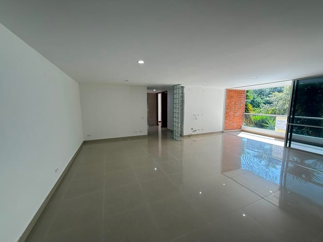 Apartamento de 3 alcobas en arriendo en Camino Verde, Envigado, 120 m² · foto 11 de 13