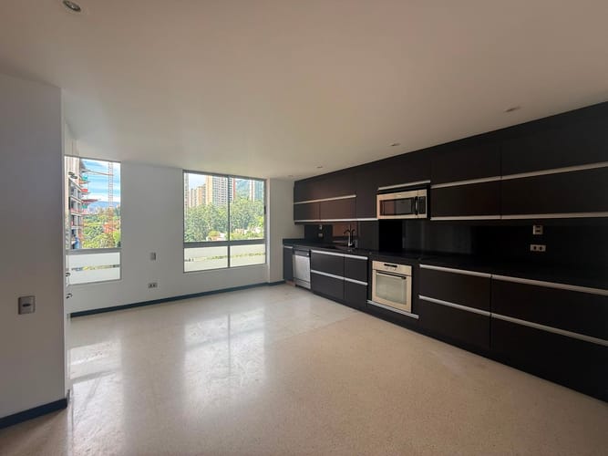 Apartamento de 2 alcobas en arriendo en Urbanizacion Remansos De San Lucas, Medellín, 180 m² · foto 3 de 10