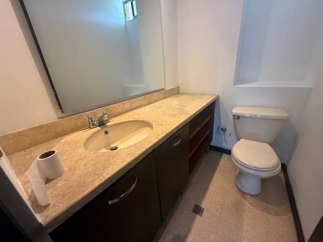 Apartamento de 2 alcobas en arriendo en Urbanizacion Remansos De San Lucas, Medellín, 180 m² · foto 6 de 10