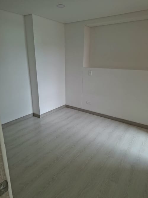 Apartamento de 3 alcobas en venta en Rionegro, 76 m² · foto 2 de 19