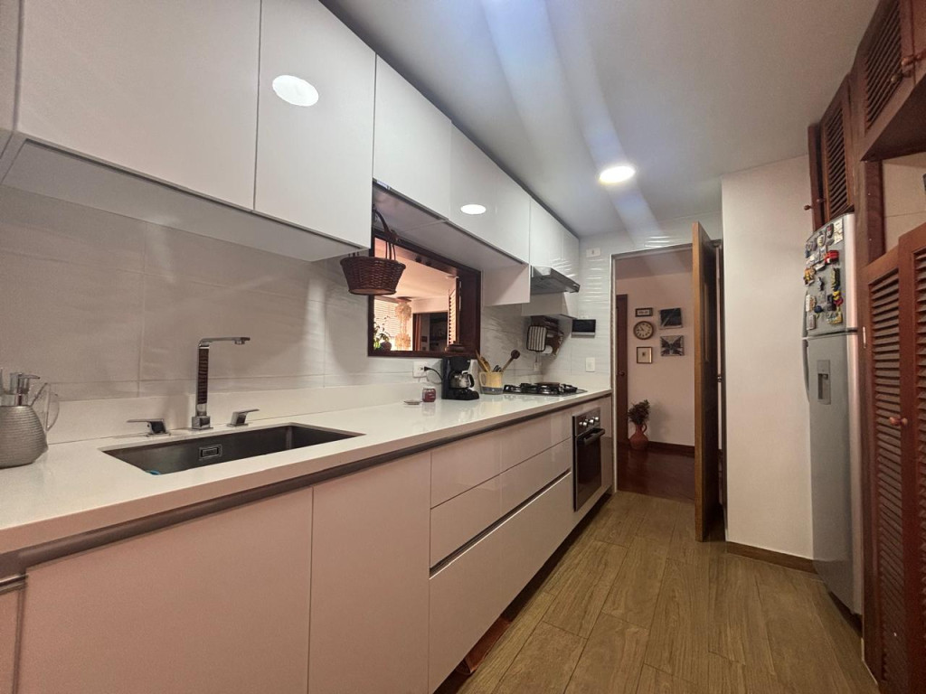 Apartamento en venta en Cedritos, Bogotá · foto 7 de 19