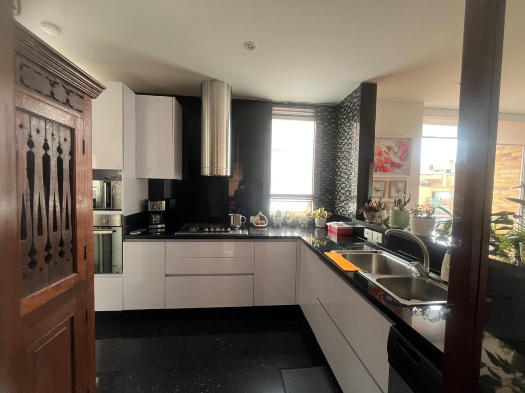 Apartamento en venta en La Carolina, Bogotá · foto 3 de 9