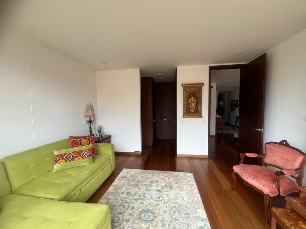Apartamento en venta en La Carolina, Bogotá · foto 4 de 9