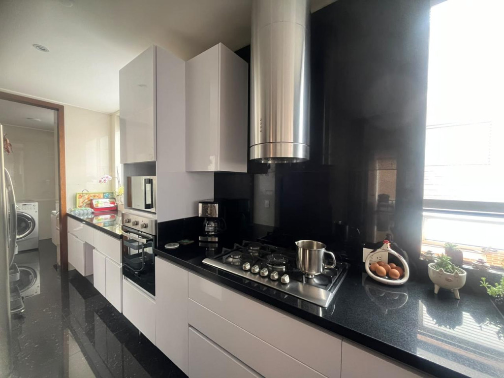 Apartamento en venta en La Carolina, Bogotá · foto 6 de 9