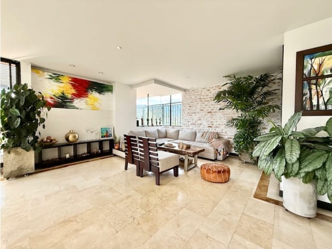 Apartamento de 3 alcobas en venta en Arboledas, Cali, 300 m² · foto 2 de 12