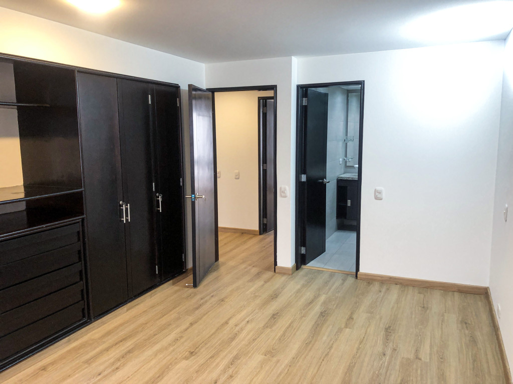 Apartamento en venta en Santa Barbara, Bogotá · foto 4 de 11
