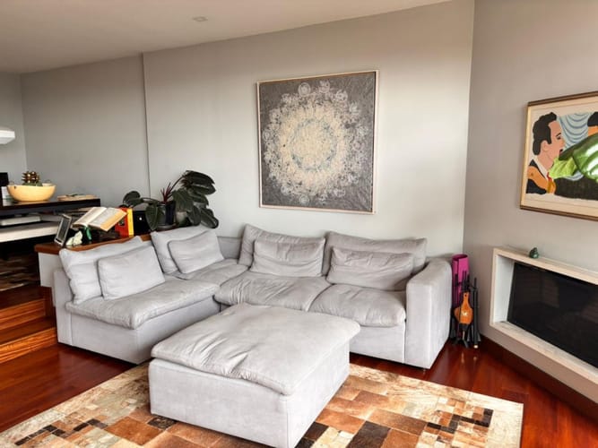 Apartamento de 2 alcobas en venta en Los Rosales, Bogotá, 142 m² · foto 3 de 14