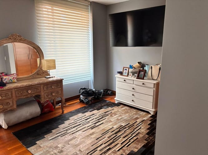 Apartamento de 2 alcobas en venta en Los Rosales, Bogotá, 142 m² · foto 6 de 14