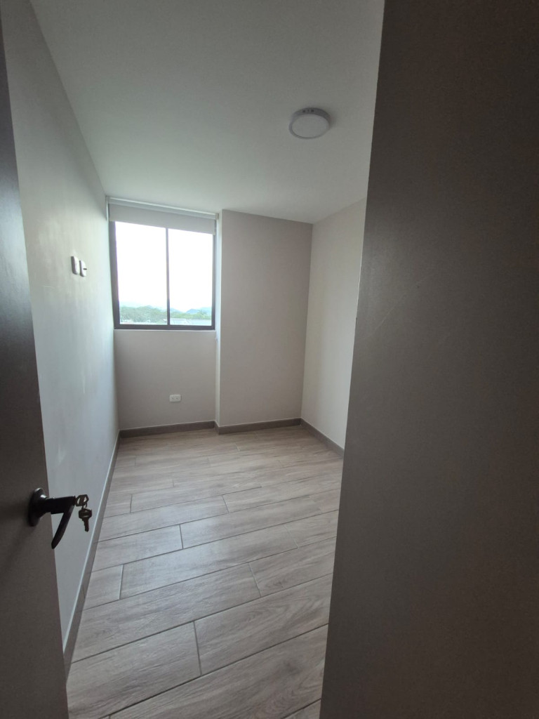 Apartamento en arriendo en Cerritos, Pereira · foto 8 de 12