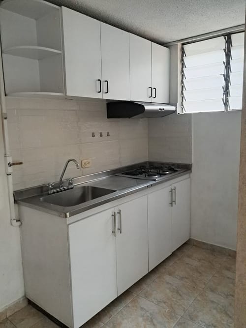 Apartaestudio en venta en Los Colores, Medellín, 35 m² · foto 3 de 4