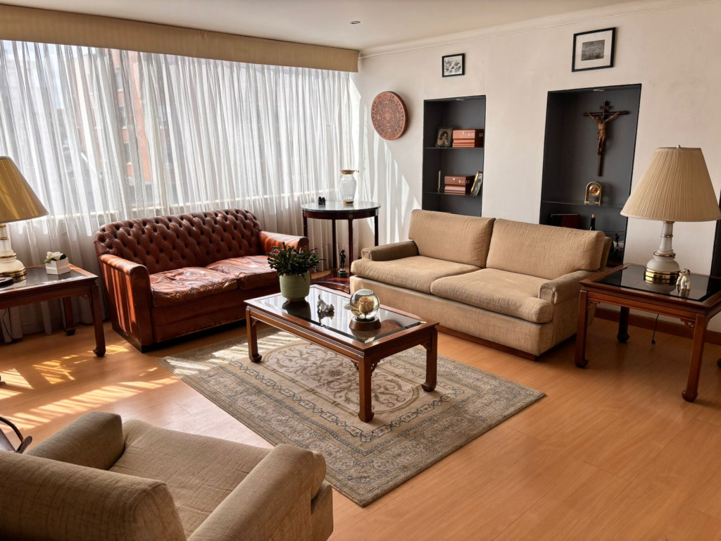 Apartamento en venta en Santa Barbara Central, Bogotá · foto 2 de 16