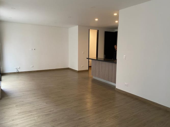 Apartamento en venta en Santa Barbara Occidental, Bogotá · foto 3 de 19