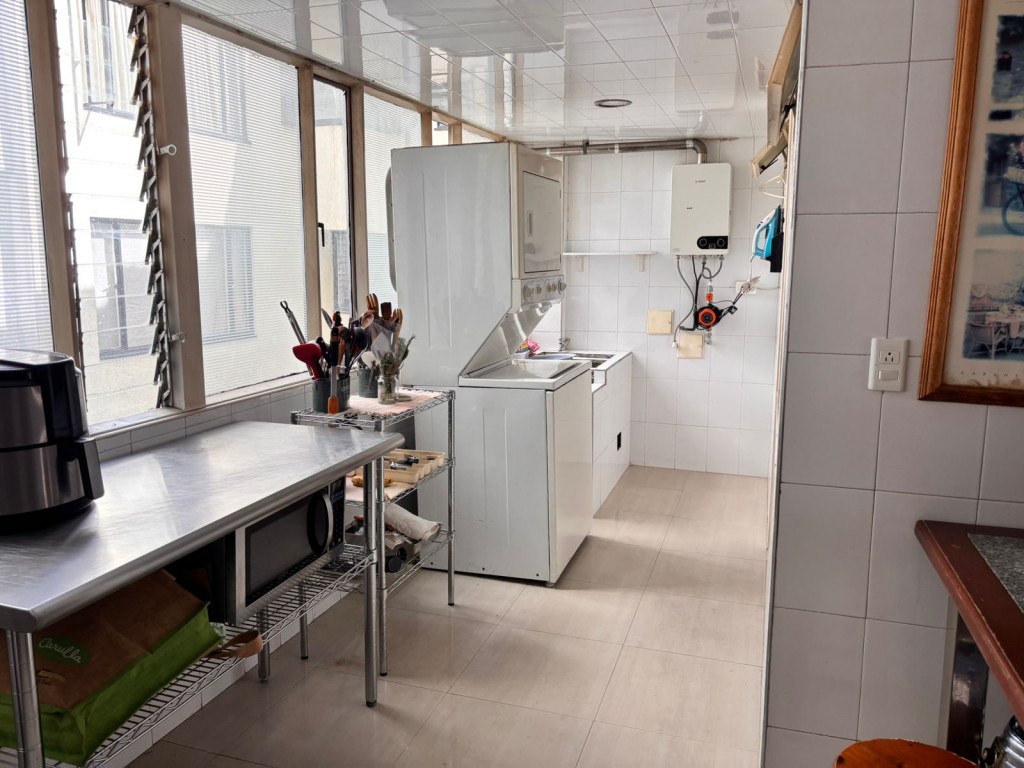 Apartamento en venta en Santa Barbara Central, Bogotá · foto 9 de 16