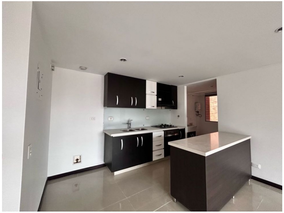 Apartamento en venta en Loma De Las Brujas, Envigado · foto 5 de 15