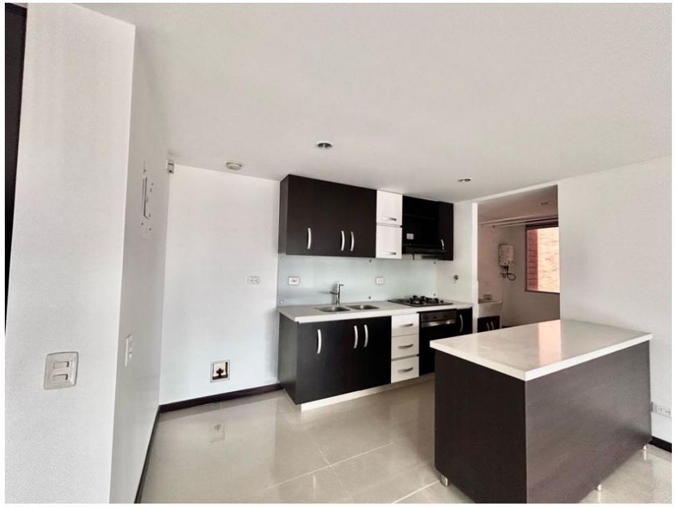 Apartamento en venta en Loma De Las Brujas, Envigado · foto 6 de 15