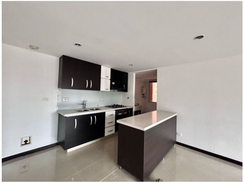 Apartamento en venta en Loma De Las Brujas, Envigado · foto 7 de 15