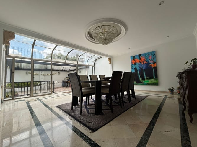 Casa de 3 alcobas en venta en Santa Barbara Alta, Bogotá, 394 m² · foto 2 de 24