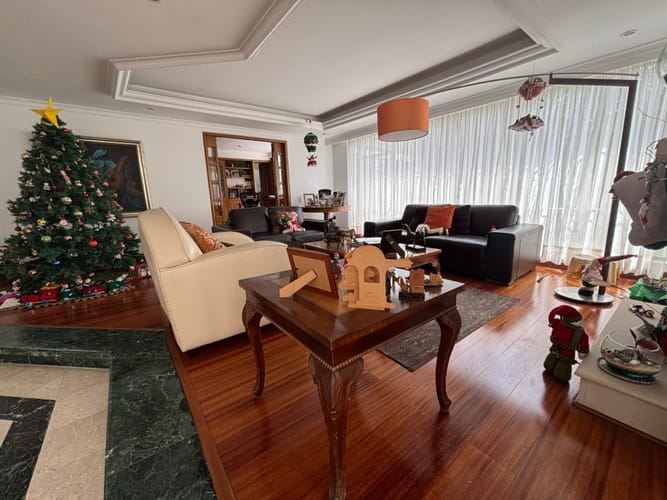 Casa de 3 alcobas en venta en Santa Barbara Alta, Bogotá, 394 m² · foto 7 de 24
