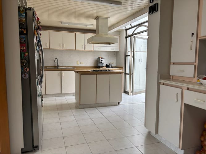Casa de 3 alcobas en venta en Santa Barbara Alta, Bogotá, 394 m² · foto 14 de 24