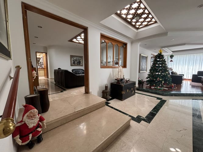 Casa de 3 alcobas en venta en Santa Barbara Alta, Bogotá, 394 m² · foto 20 de 24
