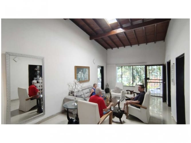 Casa en venta en La Castellana, Medellín, 630 m² · foto 3 de 20