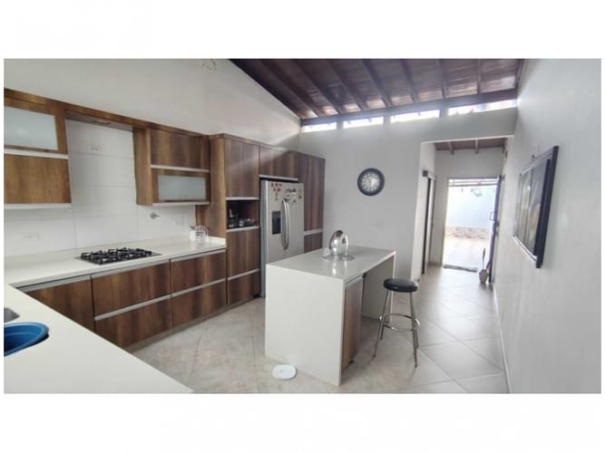 Casa en venta en La Castellana, Medellín, 630 m² · foto 4 de 20