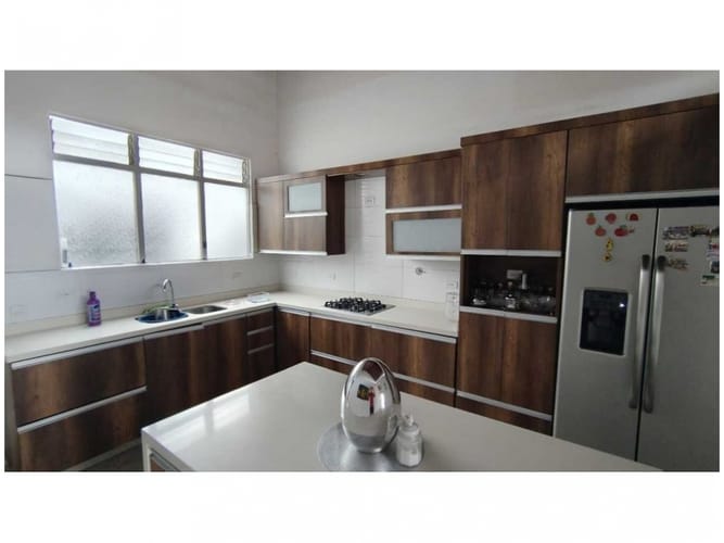 Casa en venta en La Castellana, Medellín, 630 m² · foto 5 de 20