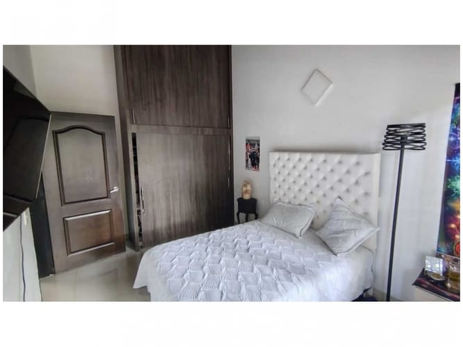 Casa en venta en La Castellana, Medellín, 630 m² · foto 6 de 20
