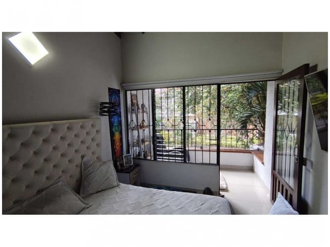 Casa en venta en La Castellana, Medellín, 630 m² · foto 9 de 20