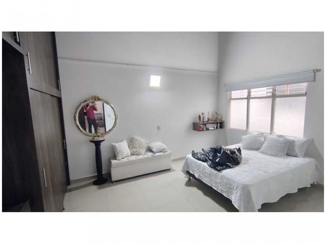 Casa en venta en La Castellana, Medellín, 630 m² · foto 11 de 20
