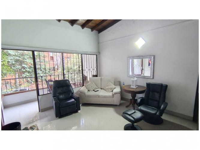 Casa en venta en La Castellana, Medellín, 630 m² · foto 13 de 20