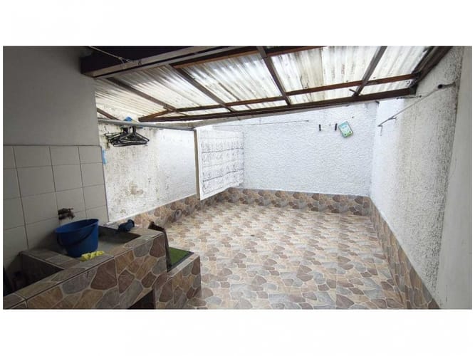 Casa en venta en La Castellana, Medellín, 630 m² · foto 19 de 20