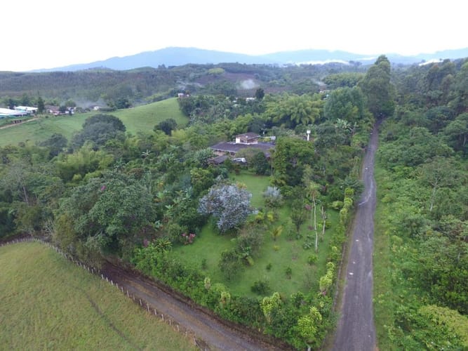 Finca en venta en Tribunas Corcega, Pereira, 480 m² · foto 4 de 16