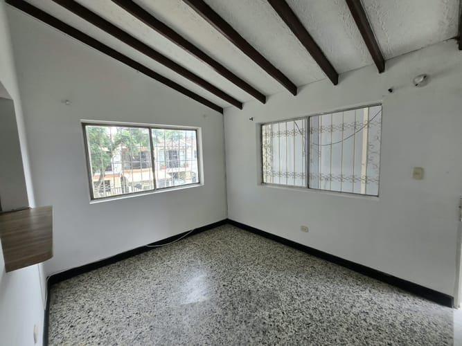 Apartamento de 3 alcobas en arriendo en Ciudad Capri, Cali, 90 m² · foto 2 de 9