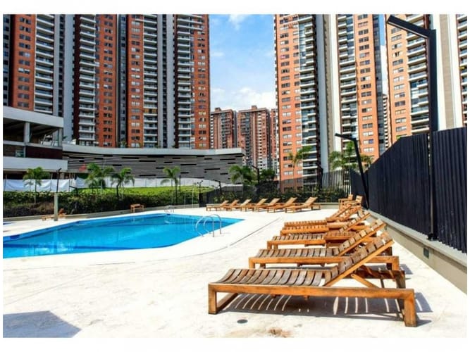 Apartaestudio en venta en Loma De Los Bernal, Medellín, 98 m² · foto 8 de 18