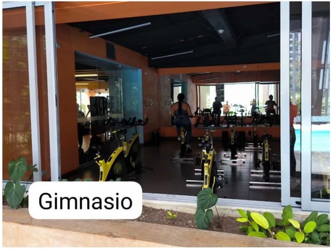 Apartaestudio en venta en Loma De Los Bernal, Medellín, 98 m² · foto 17 de 18