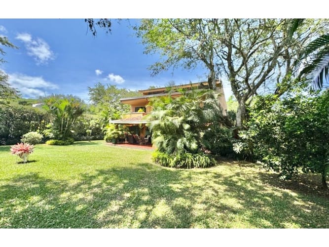 Casa de 3 alcobas en venta en Pance, Cali, 245 m² · foto 1 de 12
