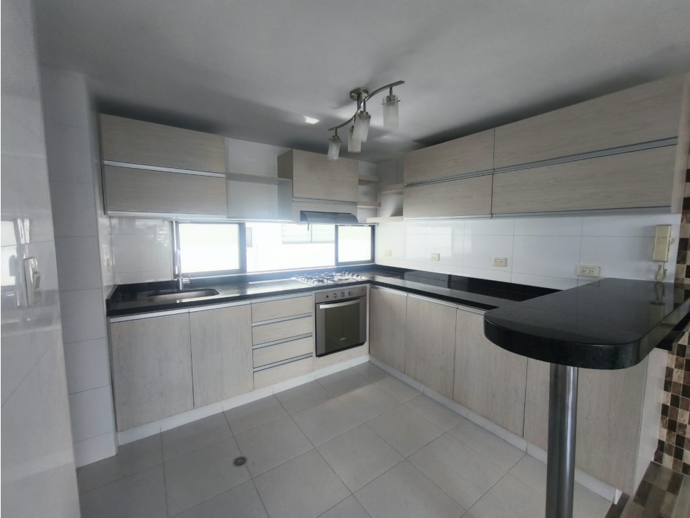 Apartamento en venta en Ciudad Capri, Cali · foto 2 de 24