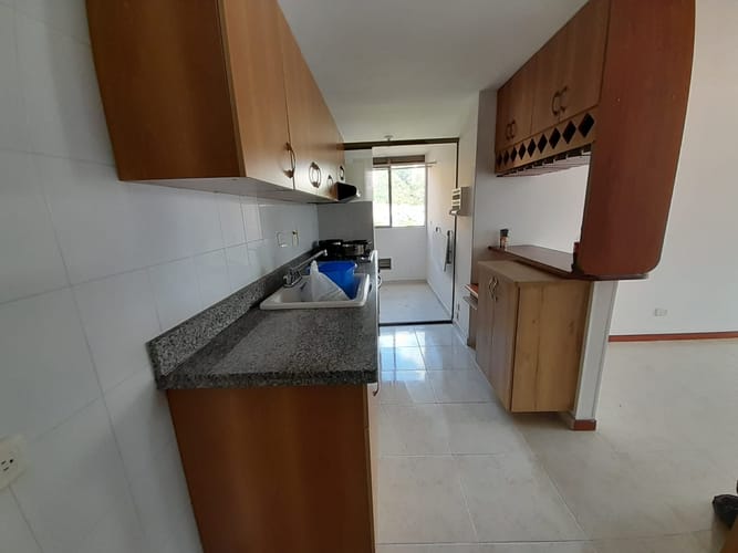 Apartamento de 2 alcobas en arriendo en Los Naranjos, Medellín, 76 m² · foto 6 de 17