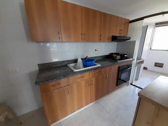 Apartamento de 2 alcobas en arriendo en Los Naranjos, Medellín, 76 m² · foto 7 de 17