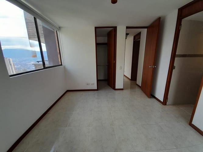 Apartamento de 2 alcobas en arriendo en Los Naranjos, Medellín, 76 m² · foto 9 de 17