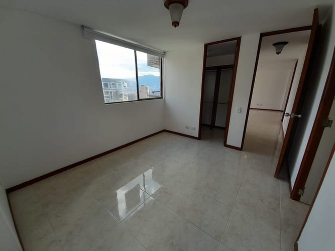 Apartamento de 2 alcobas en arriendo en Los Naranjos, Medellín, 76 m² · foto 10 de 17