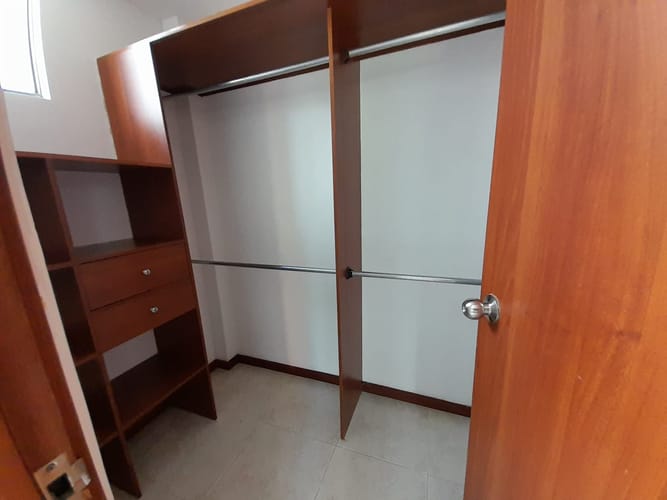 Apartamento de 2 alcobas en arriendo en Los Naranjos, Medellín, 76 m² · foto 16 de 17