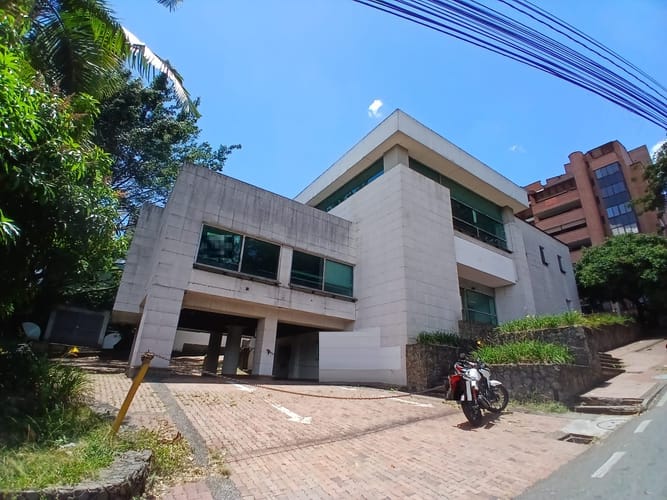 Local en arriendo en Castropol, Medellín, 597 m² · foto 9 de 10