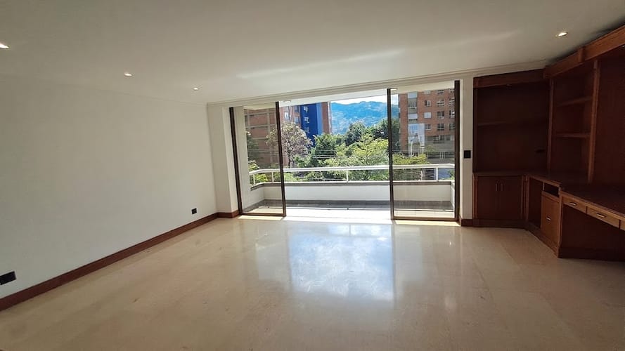 Apartamento de 3 alcobas en arriendo en La Aguacatala, Medellín, 170 m² · foto 5 de 17