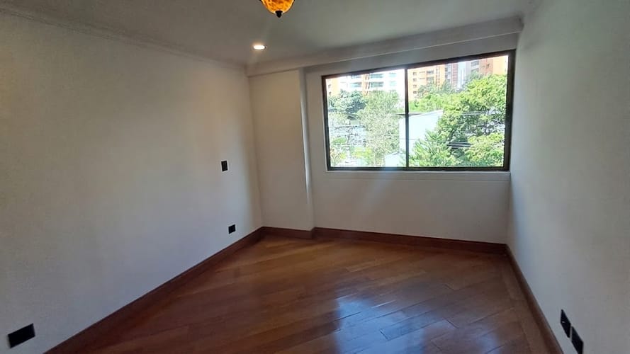 Apartamento de 3 alcobas en arriendo en La Aguacatala, Medellín, 170 m² · foto 10 de 17