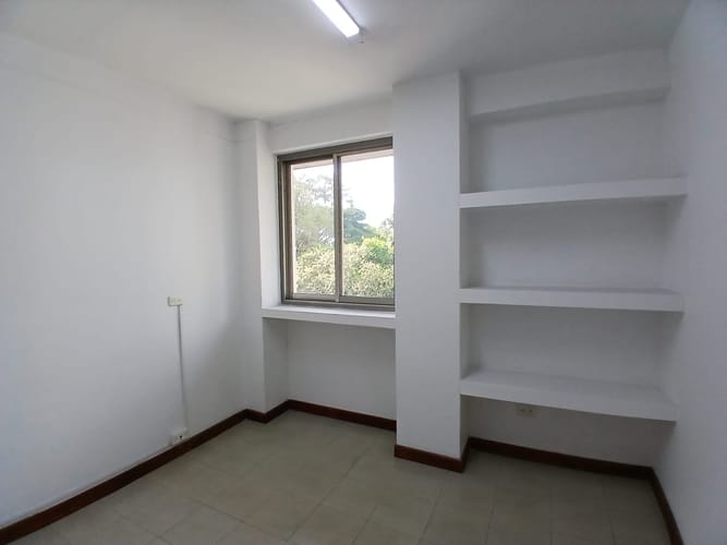 Oficina en arriendo en Santa María De Los Ángeles, Medellín, 217 m² · foto 2 de 10